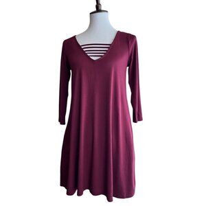 Socialite Women's Serena Three Quarter Sleeve Dress Size Small Burgundy